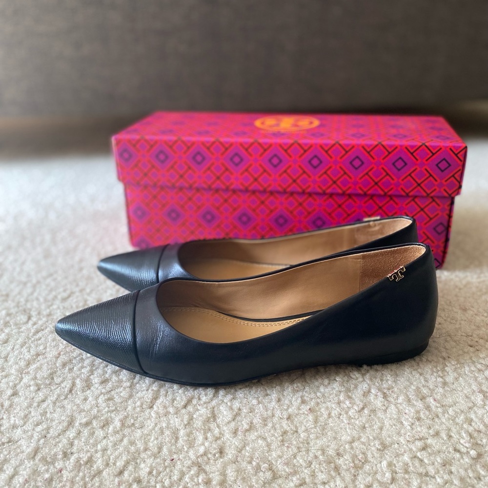 Black Tory Burch Penelope Cap-toe pointy toed flat Sz 6